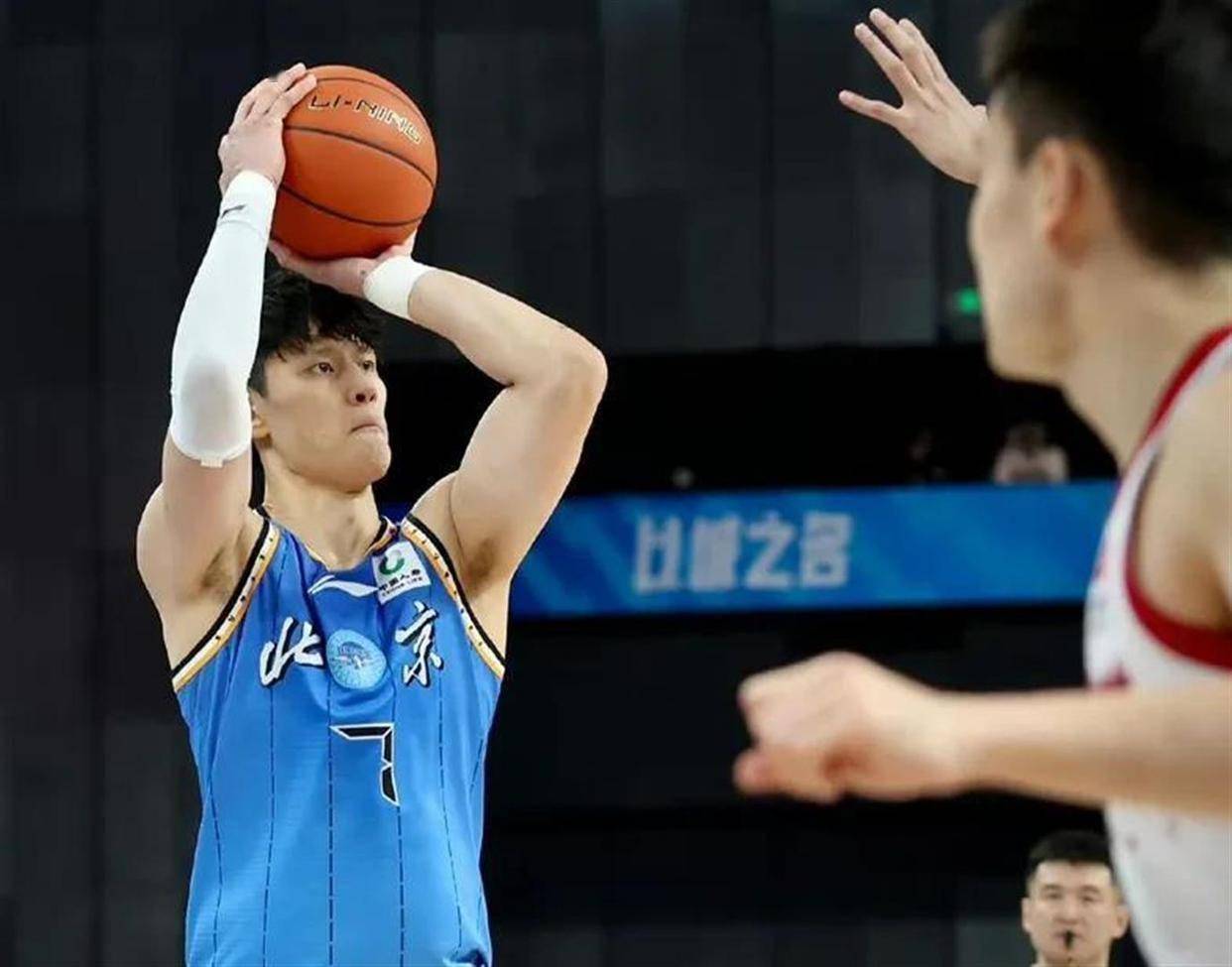 质疑声仍在-里程碑夜辽宁本钢绝杀压哨，NBA总决赛转会期刷纪录，更衣室稳定，资深球员宣示担当的简单介绍